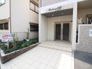 エントランス部分 フュ－チャ－野里