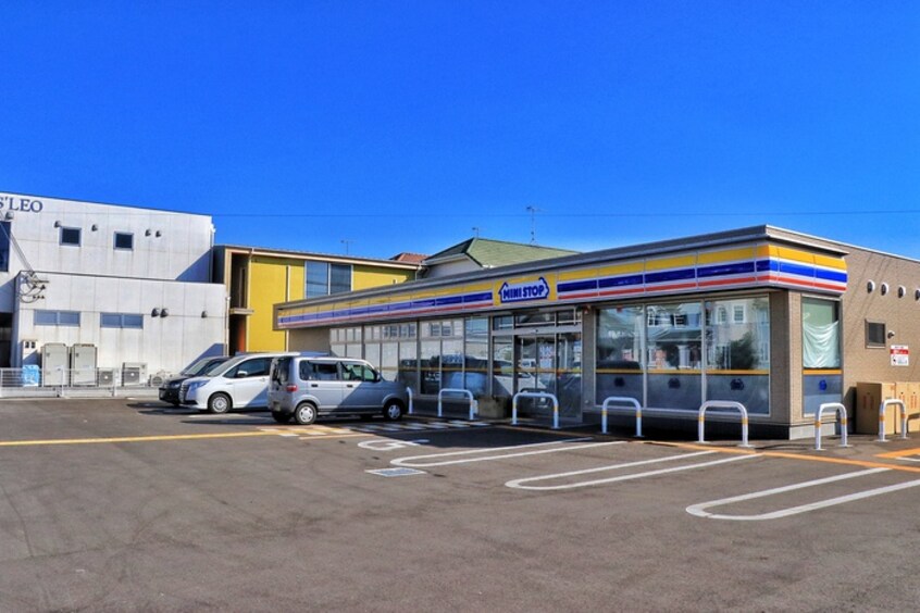 ミニストップ明石二見町店(コンビニ)まで140m カーサドマーニ