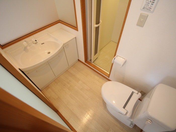 トイレ ジョ－ヌ・エ・ルポ