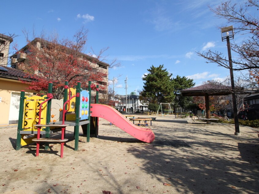 三条公園(公園)まで200m ワコーレヴィアノ芦屋