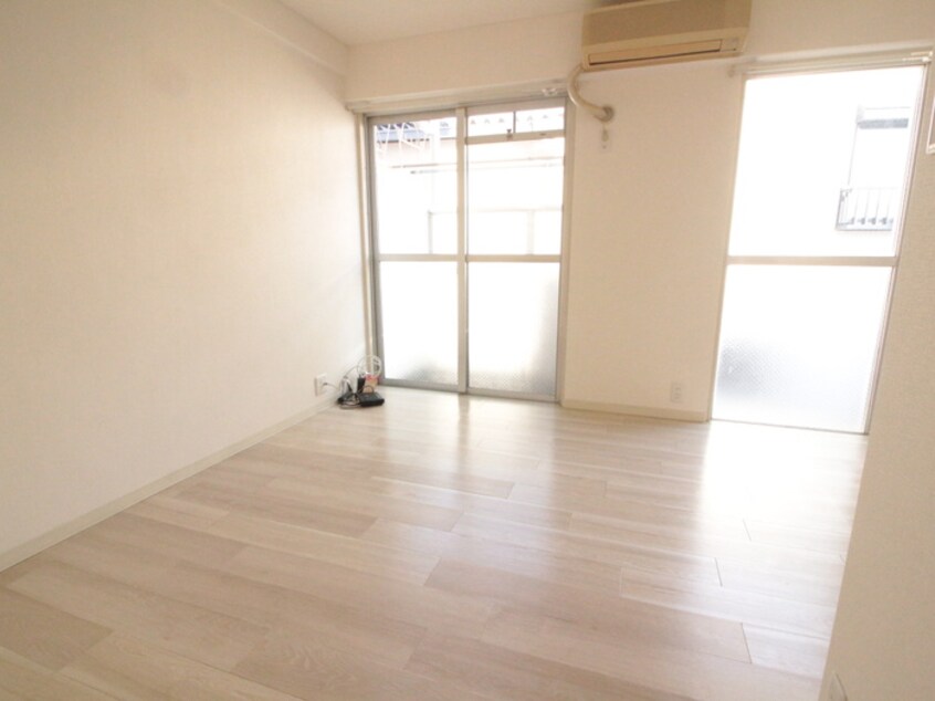 居室 ルベラ－ジュ甲子園