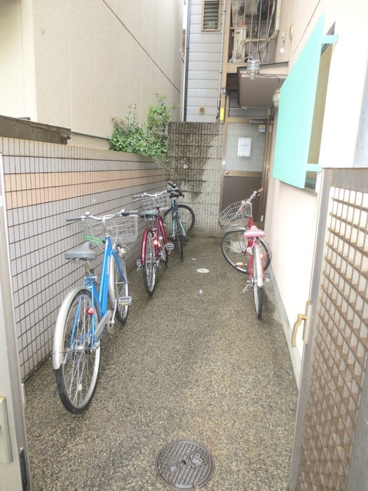 駐輪場 フロールさがの