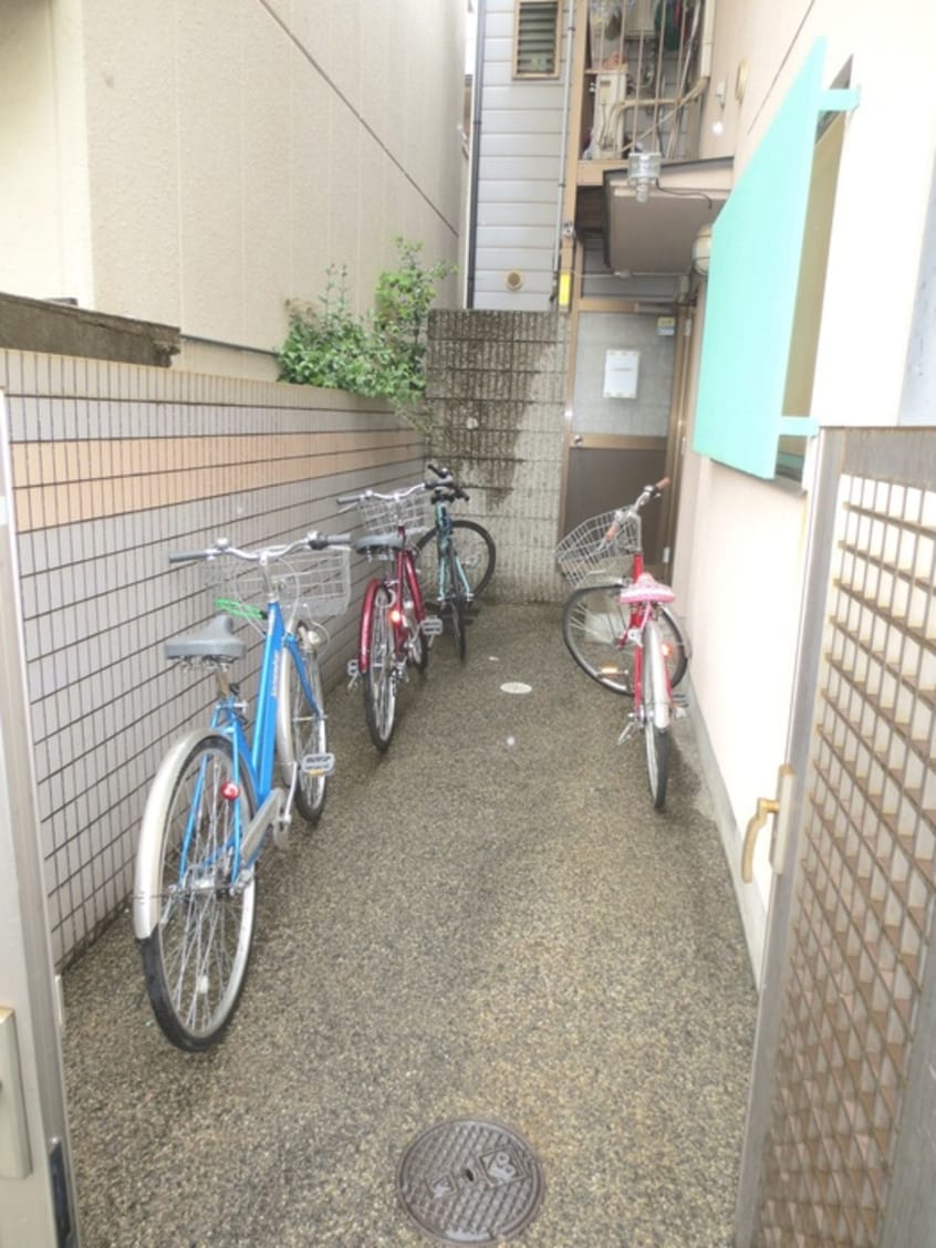 駐輪場 フロールさがの