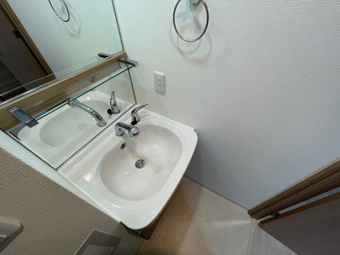 洗面 ﾌﾟﾚｻﾝｽ三宮ﾌﾗﾜｰﾛｰﾄﾞ(1006)