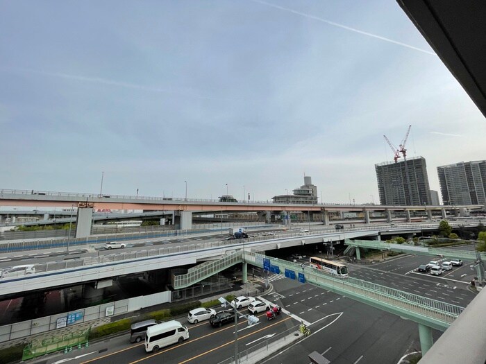 室内からの展望 ﾌﾟﾚｻﾝｽ三宮ﾌﾗﾜｰﾛｰﾄﾞ(1006)