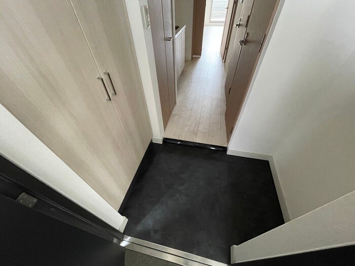 玄関 ﾌﾟﾚｻﾝｽ三宮ﾌﾗﾜｰﾛｰﾄﾞ(1006)