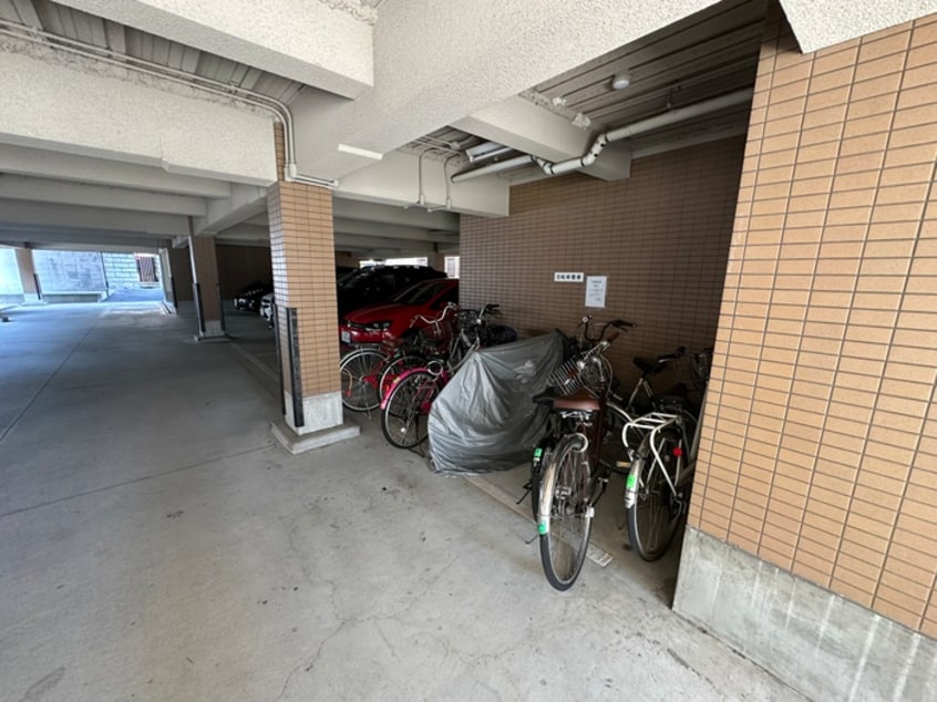 駐輪場 グレースモリヤ