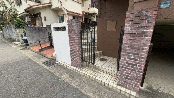 エントランス部分 アミティエ山手