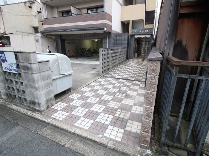 エントランス部分 ハウスセゾン北野