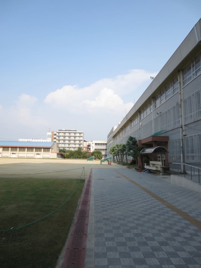 門真小学校(小学校)まで221m ヴィラナリー柳町