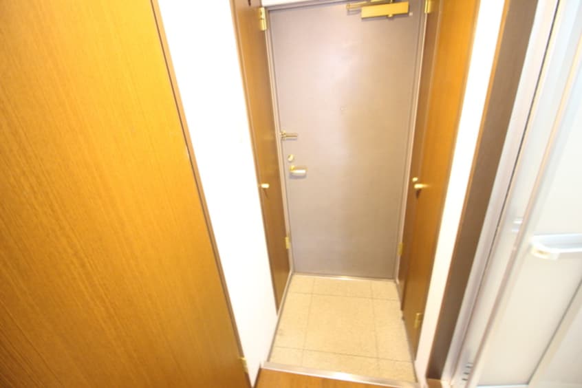 玄関 ロ－テロ－ゼ本山