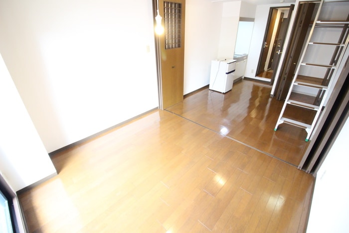 居室 ロ－テロ－ゼ本山