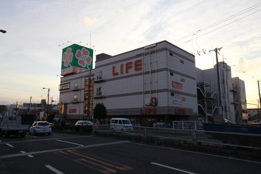 ライフ 巽店(スーパー)まで1300m ぶるーむ