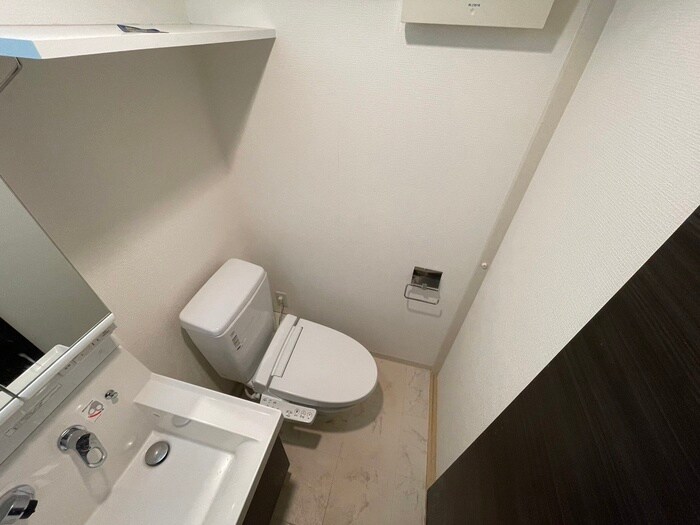トイレ ｴｽﾃﾑｺｰﾄ三宮EASTⅢﾗｳﾞｨｯｻ(703)