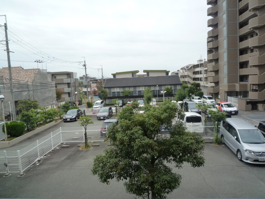 室内からの展望 ｶﾙﾑﾌｫｰﾚ千里山