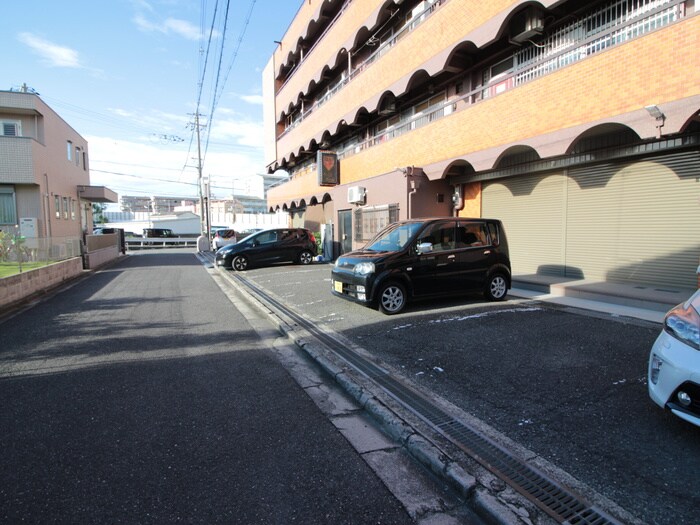 駐車場 ハイロ－ズマンション１号館