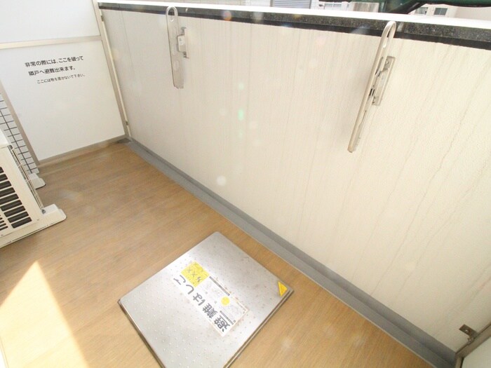 ベランダ・バルコニー プレサンスTHE神戸(615)