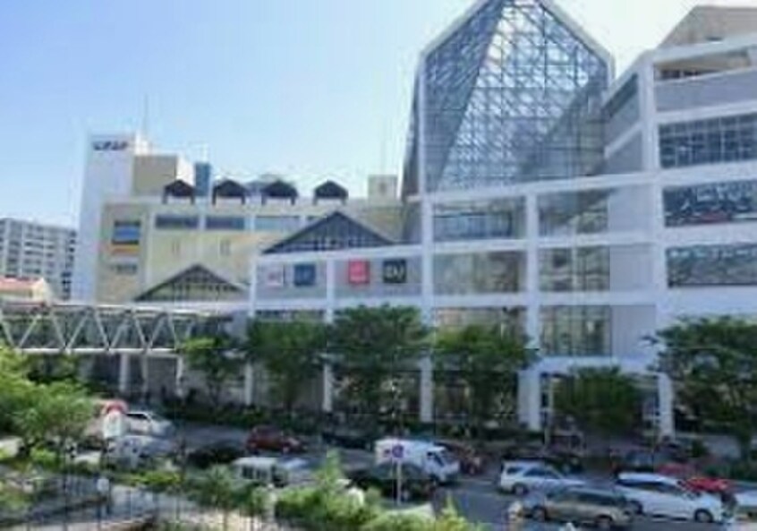 ウミエ(ショッピングセンター/アウトレットモール)まで750m プレサンスTHE神戸(615)