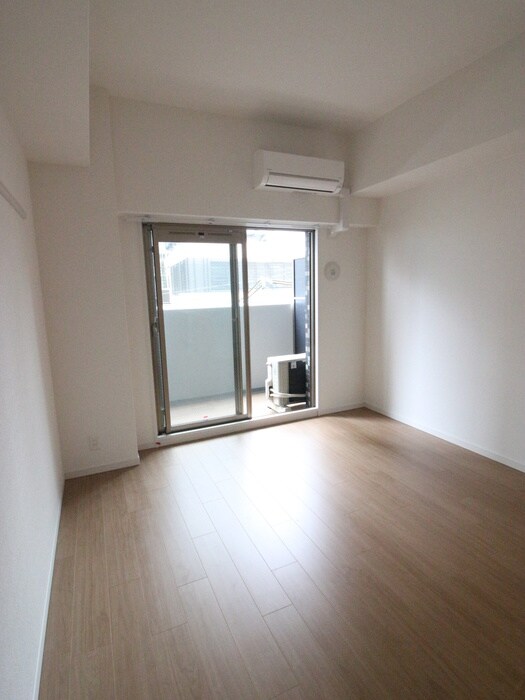 居室 ﾚｵﾝｺﾝﾌｫｰﾄ大阪ﾄﾞｰﾑｼﾃｨ（301）