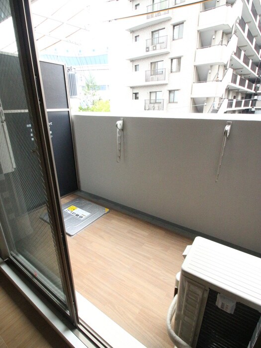 ベランダ・バルコニー ﾚｵﾝｺﾝﾌｫｰﾄ大阪ﾄﾞｰﾑｼﾃｨ（301）