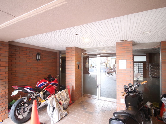 エントランス部分 BERG義義