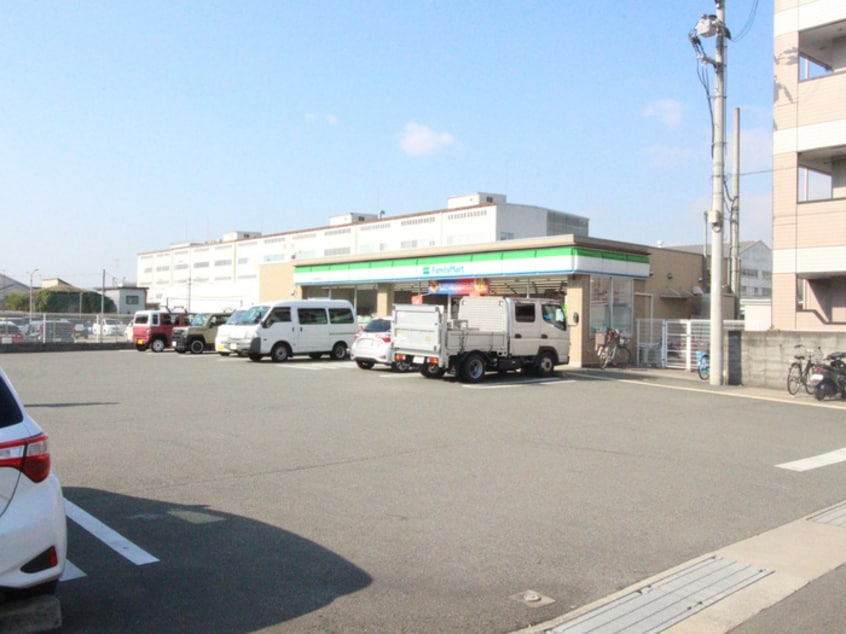ファニリーマート(コンビニ)まで700m ペディコート豊島南