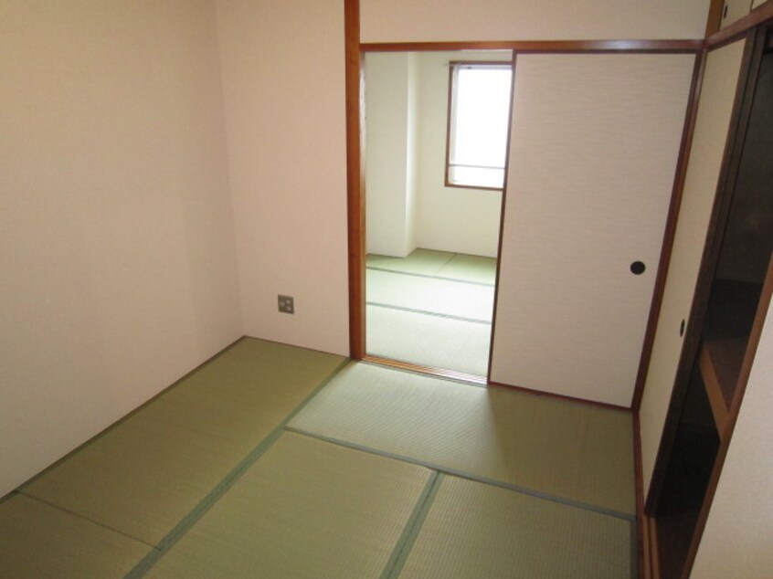 居室 ロ－ズハイツ