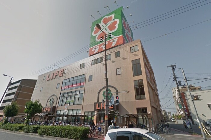 ライフ(スーパー)まで200m ロ－ズハイツ