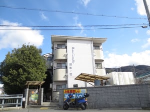 メゾンサンシャイン南津の辺