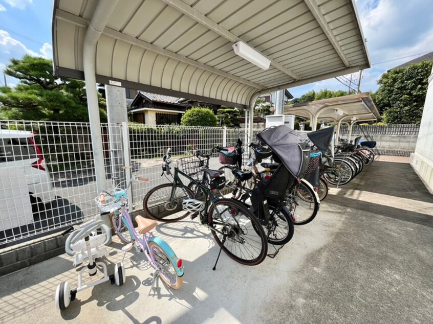 駐輪場 クレ－ルシャトレ－