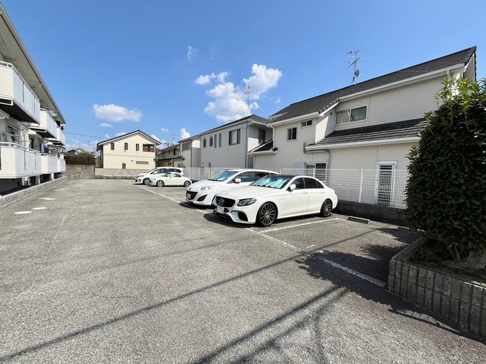駐車場 クレ－ルシャトレ－