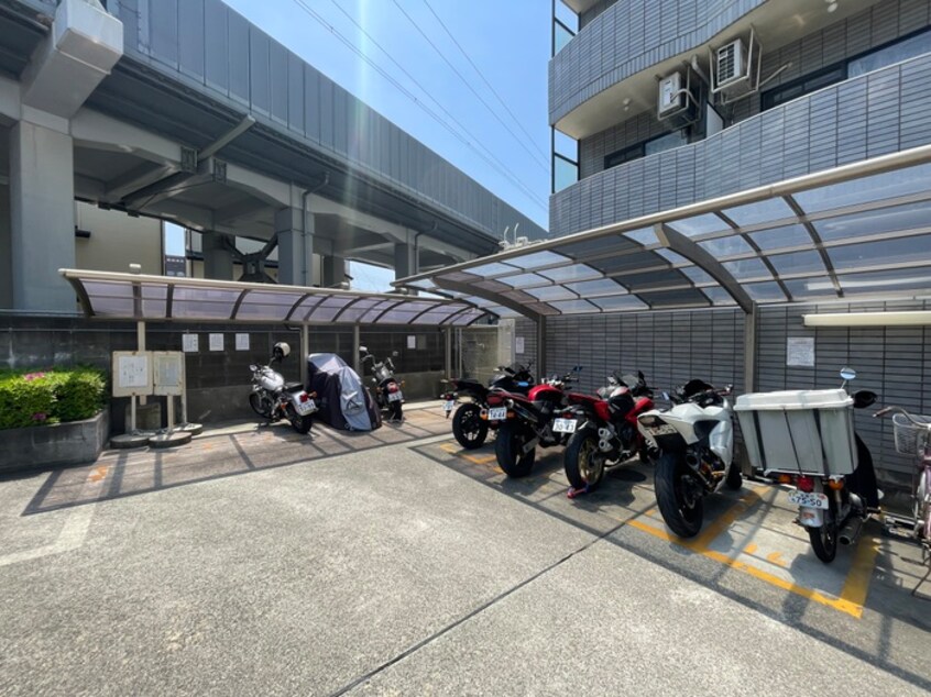バイク置き場 ノルデンハイム瑞光
