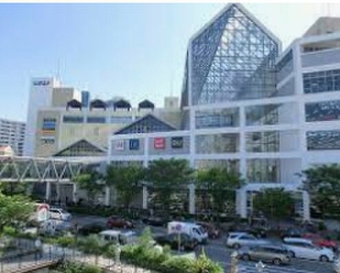 UMIE(ショッピングセンター/アウトレットモール)まで1700m ｴｽﾌﾟﾚｲｽ神戸ﾌｫﾙﾑｽｸｴｱ(905)