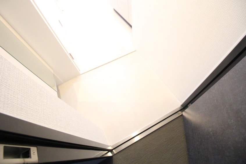 玄関 ｴｽﾌﾟﾚｲｽ神戸ﾌｫﾙﾑｽｸｴｱ(803)