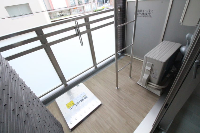 ベランダ・バルコニー ｴｽﾌﾟﾚｲｽ神戸ﾌｫﾙﾑｽｸｴｱ(803)