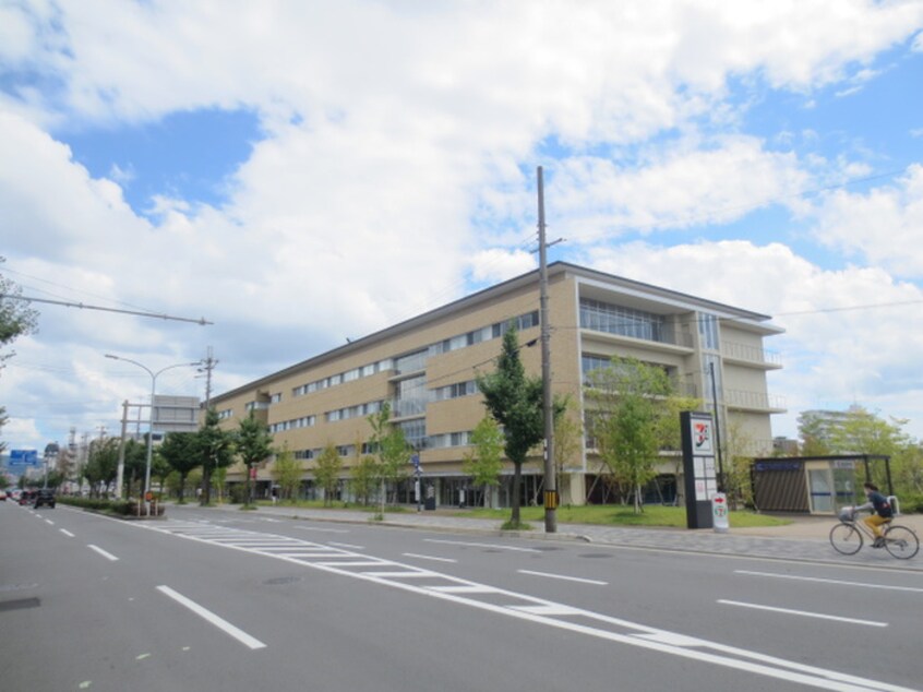 京都先端科学大学(大学/短大/専門学校)まで570m サンライフシンカワＢ