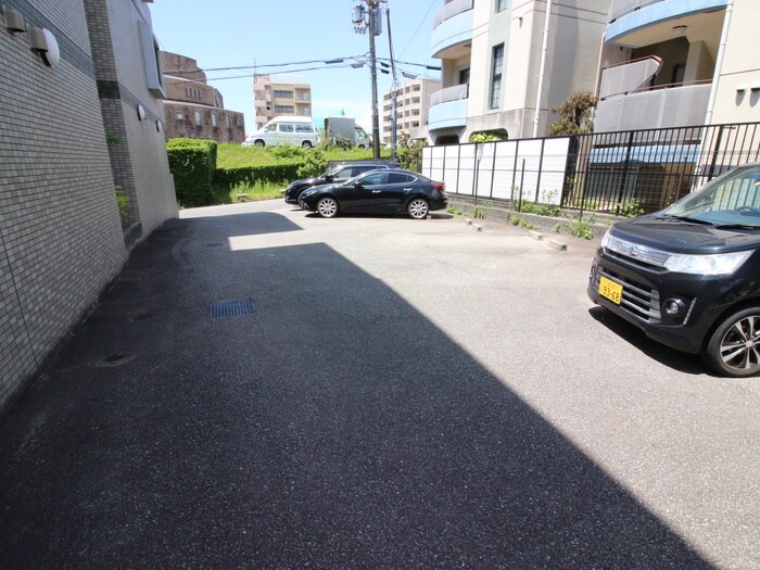 駐車場 カルム香川