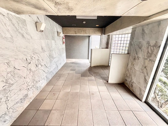 エントランス部分 フリーディオ茄子作