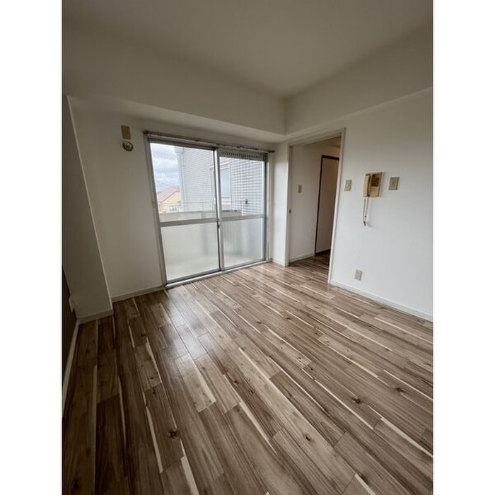 室内からの展望 フリーディオ茄子作