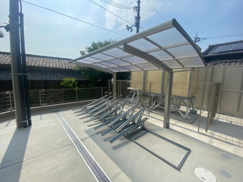 駐輪場 D-room M-five