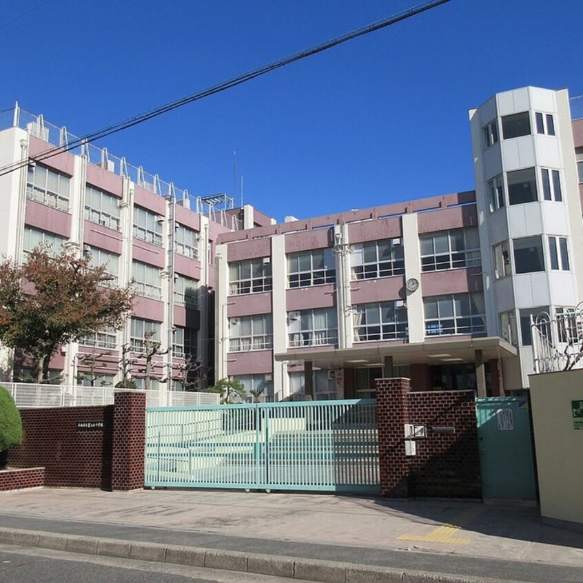 墨江中学校(中学校/中等教育学校)まで650m Clashist清水丘West