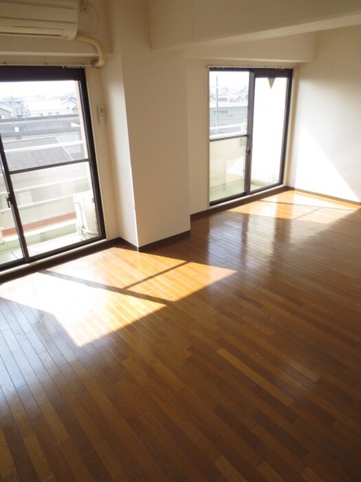 居室 カ－サ・ソラッツォ