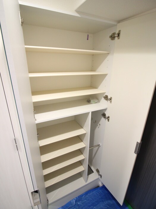 靴箱 ﾌﾟﾚｻﾝｽ東三国駅前ｸﾞﾗﾝｸﾗｽ(410)