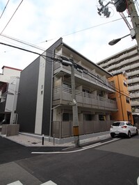 クレイノユニバーサルパレス