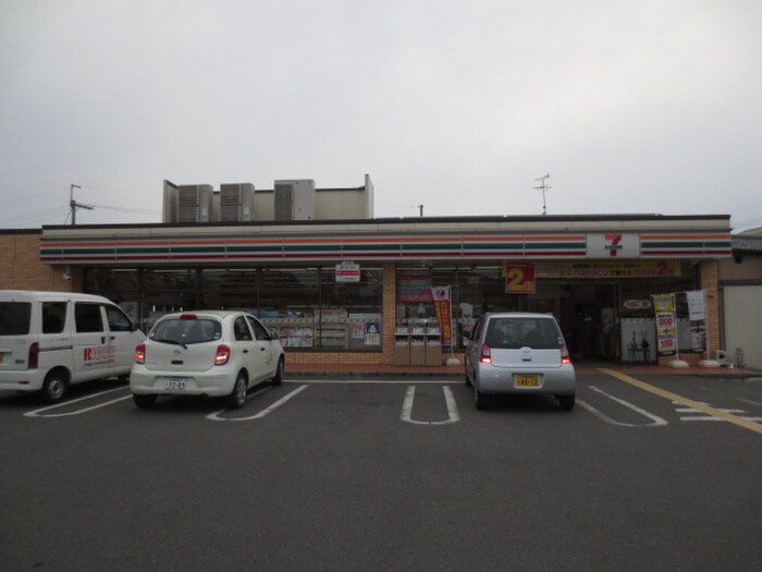 セブンイレブン招提中町店(コンビニ)まで145m アルス藤