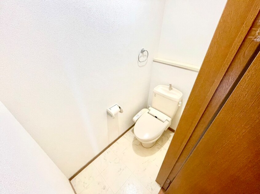 トイレ キャトルレ－ヴ芦屋Ｅ棟