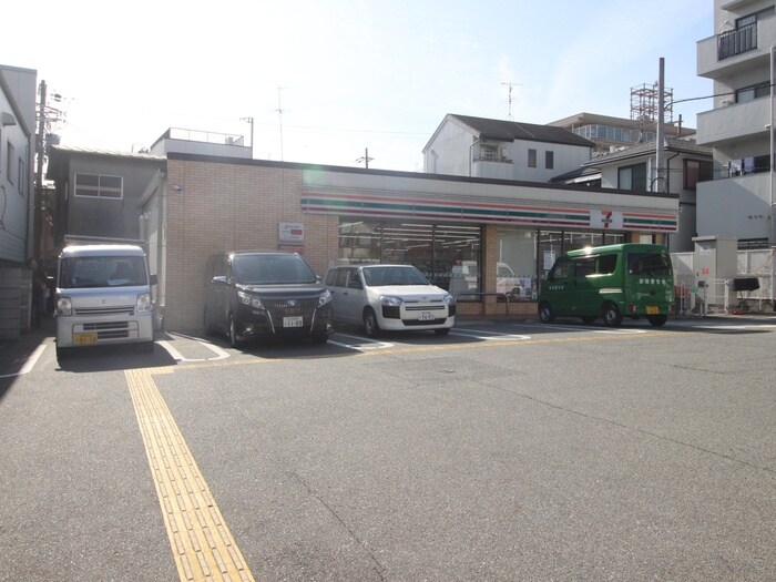 セブンイレブン(コンビニ)まで469m キャトルレ－ヴ芦屋Ｅ棟