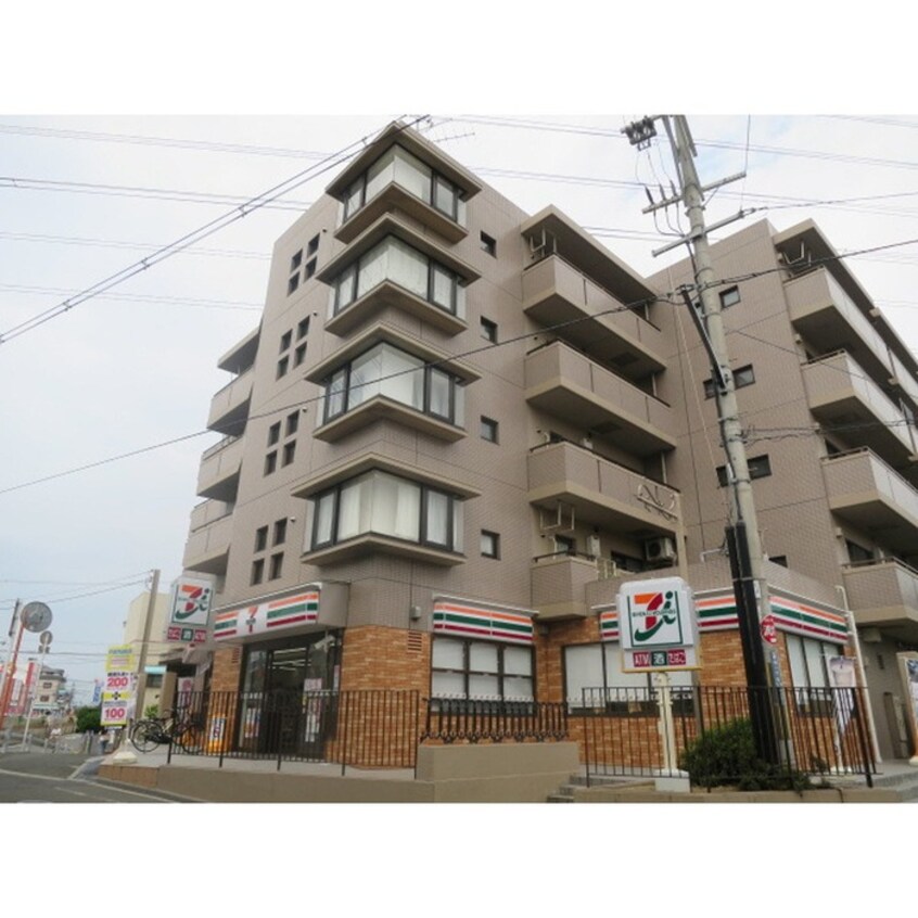 セブンイレブン(コンビニ)まで400m 吉田ハイツ