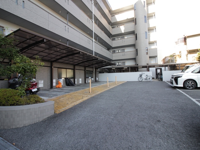 駐輪場 レオハイム長尾３