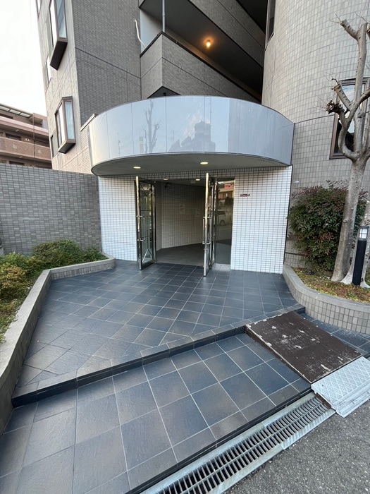 エントランス部分 レオハイム長尾３